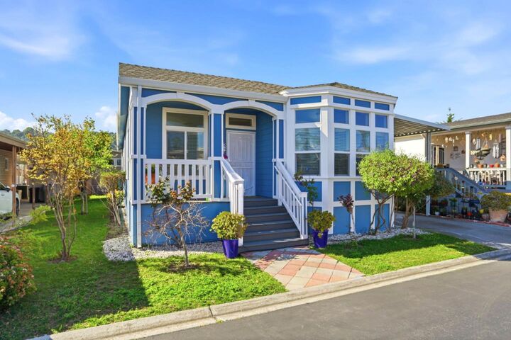 Property Photo: 829 Villa Teresa Way 829 CA 95123