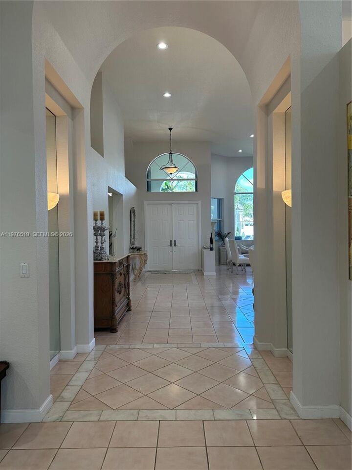 Property Photo:  2719 Pinehurst  FL 33332 
