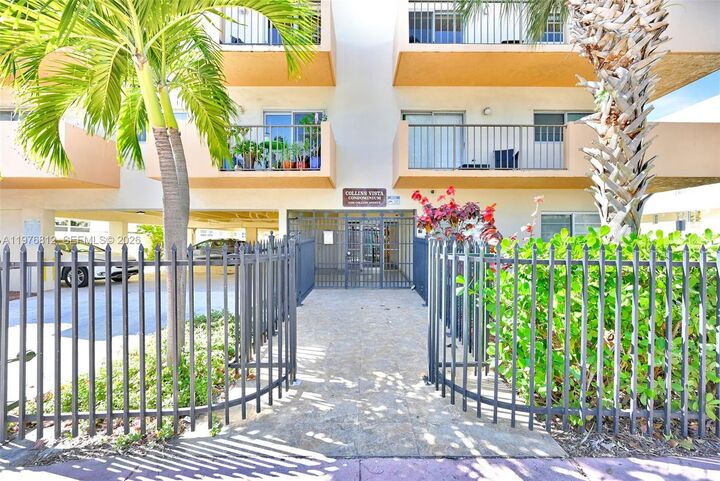 Property Photo:  1150 Collins Ave 405  FL 33139 