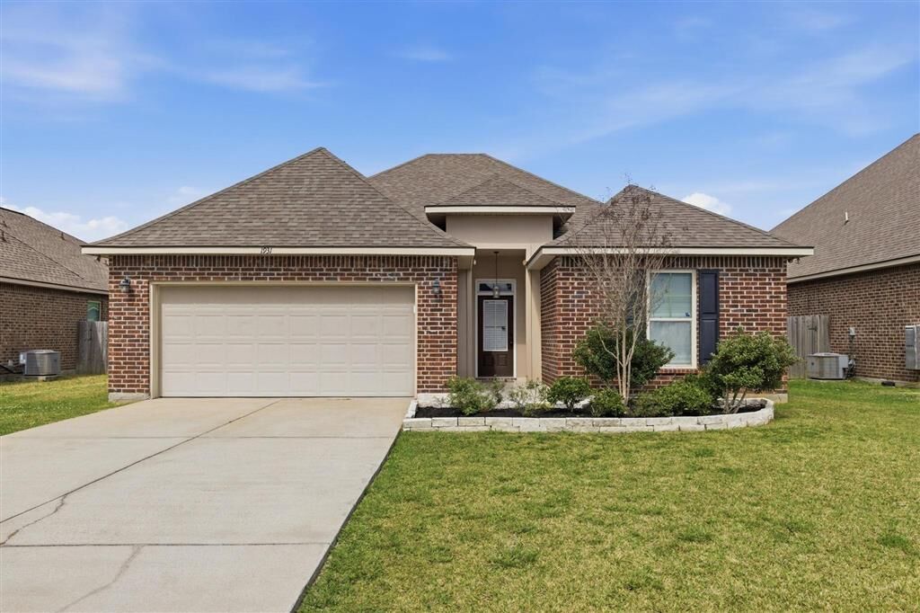 Property Photo:  1931 Hebert'S Pass  LA 70607 