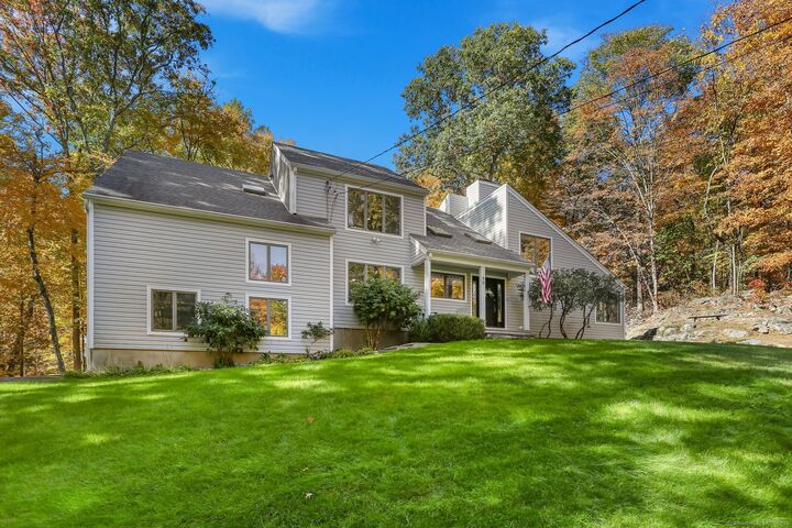 Property Photo:  86 Shady Knoll Drive  CT 06903 