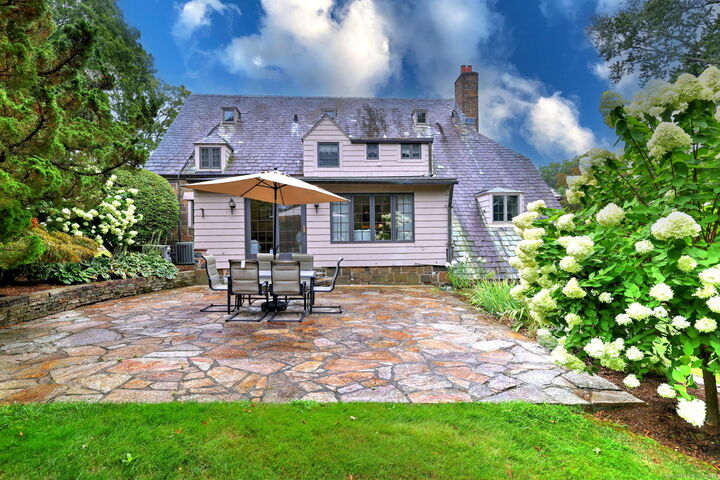 Property Photo:  124 Churchill Road  CT 06517 