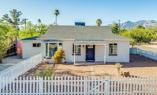 Property Photo:  2621 E Adams Street  AZ 85716 