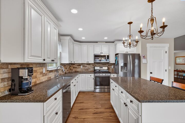 Property Photo:  504 Harvest Loop  WA 99161 