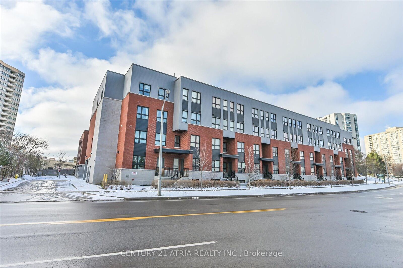 Property Photo: 2100 Bridletowne Circle 111 ON M1W 0A6