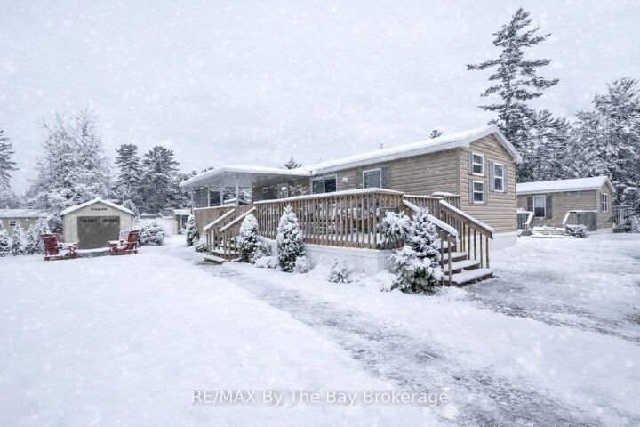 Property Photo:  16 Kenora Trail  ON L9Z 1X7 
