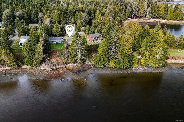 Property Photo: 212 Albion Cres BC V0R 3A0