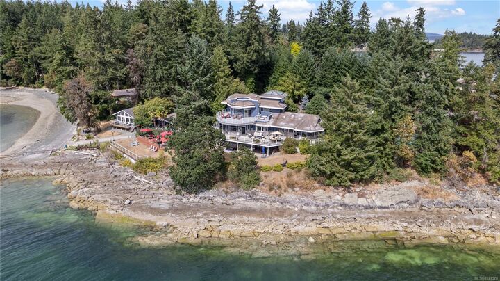 Property Photo:  11680 Fairtide Rd  BC V0R 2E0 
