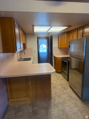 Property Photo:  5421 S 2775 W  UT 84067 