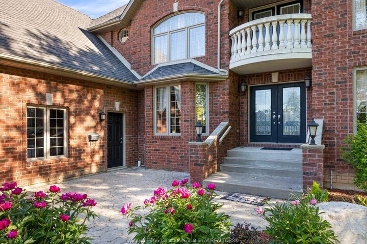 Property Photo: 870 McRae Avenue ON N9Y 2R8