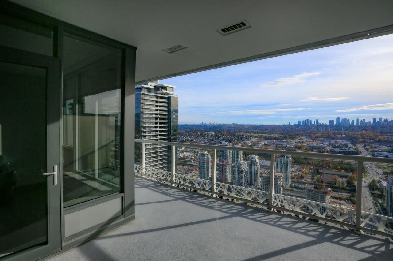 Photo de la propriété:  4510 Halifax Way 5305  BC V5C 0K4 