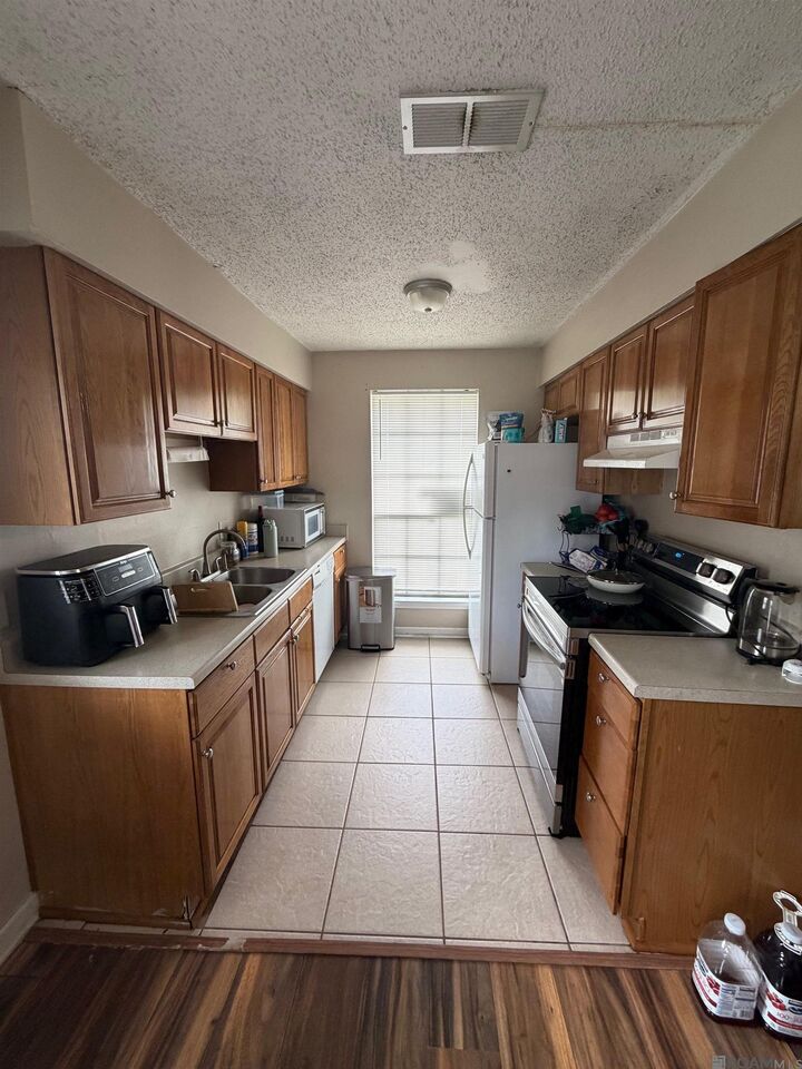 Property Photo: 1916 - 1918 N Harco Dr LA 70815