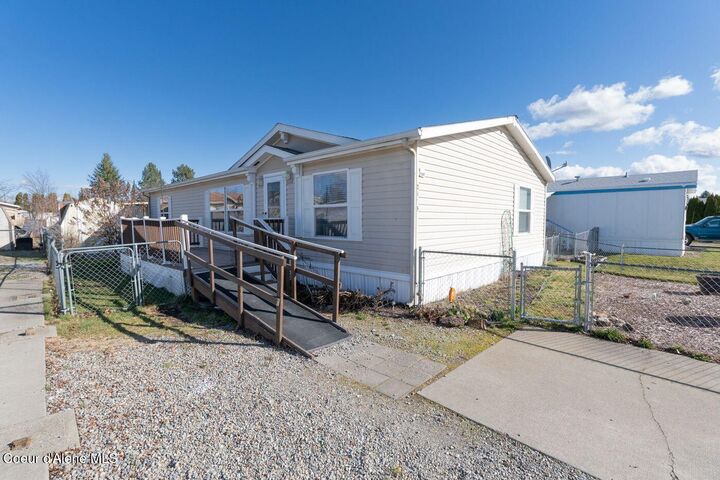 Property Photo:  2125 W Yorkshire Ave  ID 83815 