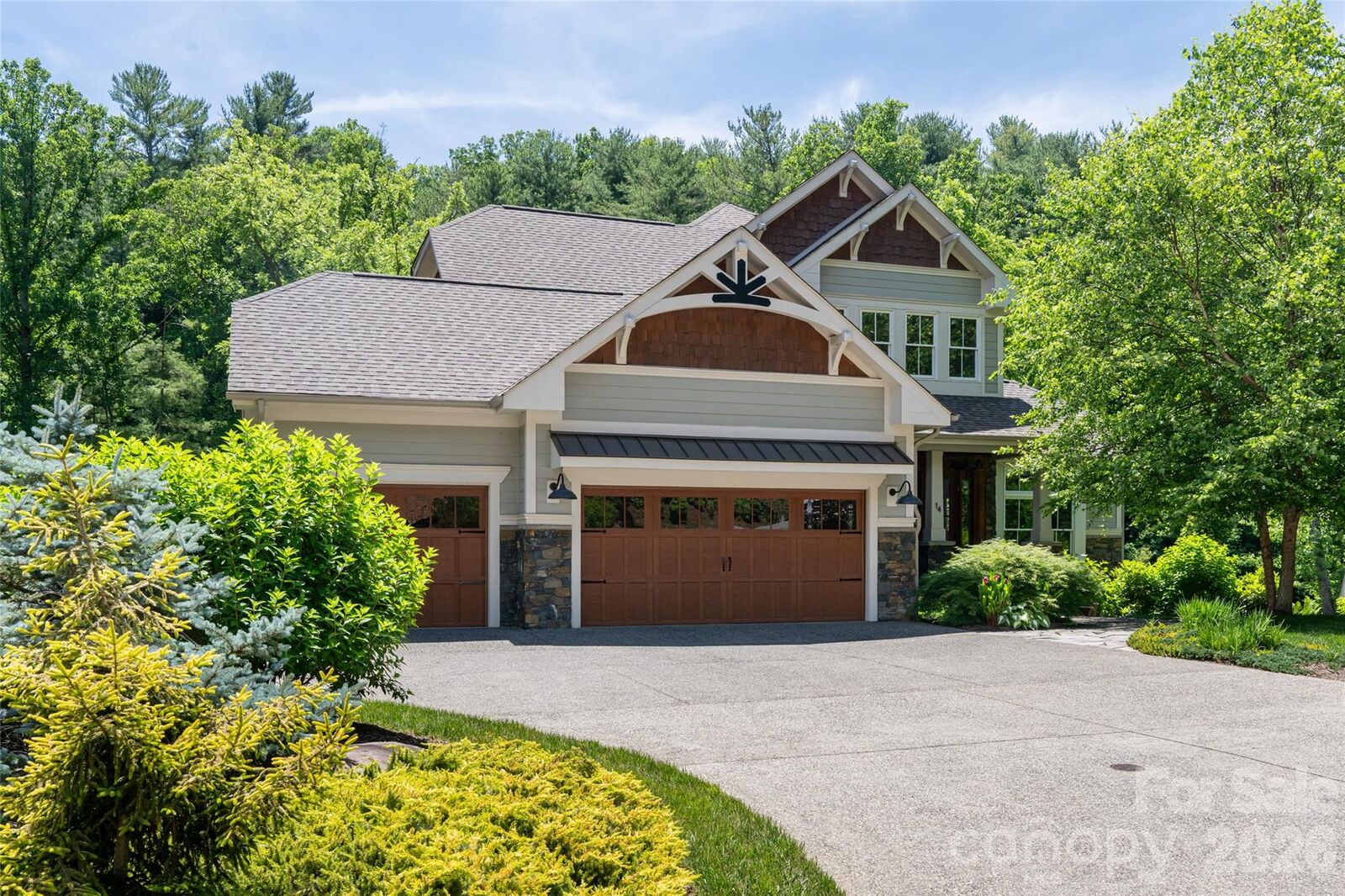 Property Photo: 14 Twinflower Trail NC 28804
