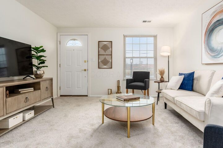 Property Photo: 5301 Indianola Avenue OH 43214