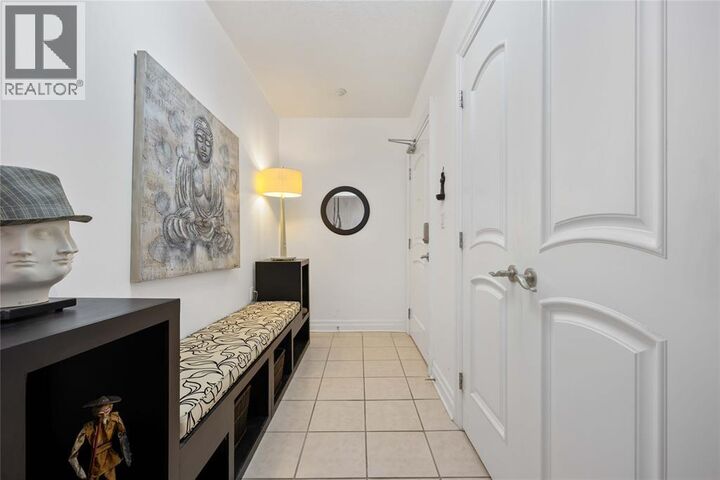 Photo de la propriété:  350 Front Street North 401  ON N7T 1A0 