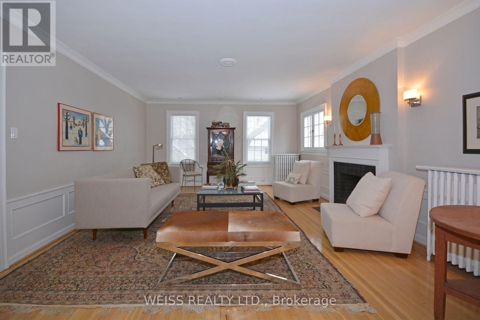 Property Photo: 34 Edmund Avenue ON M4V 1H3