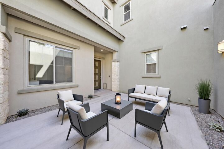 Property Photo: 1702 Retreat Circle CA 92260