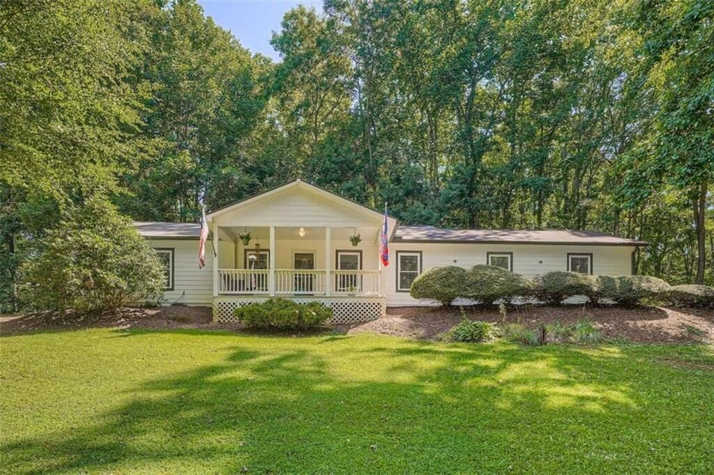 Property Photo:  206 Eagles Nest Drive  GA 30115 