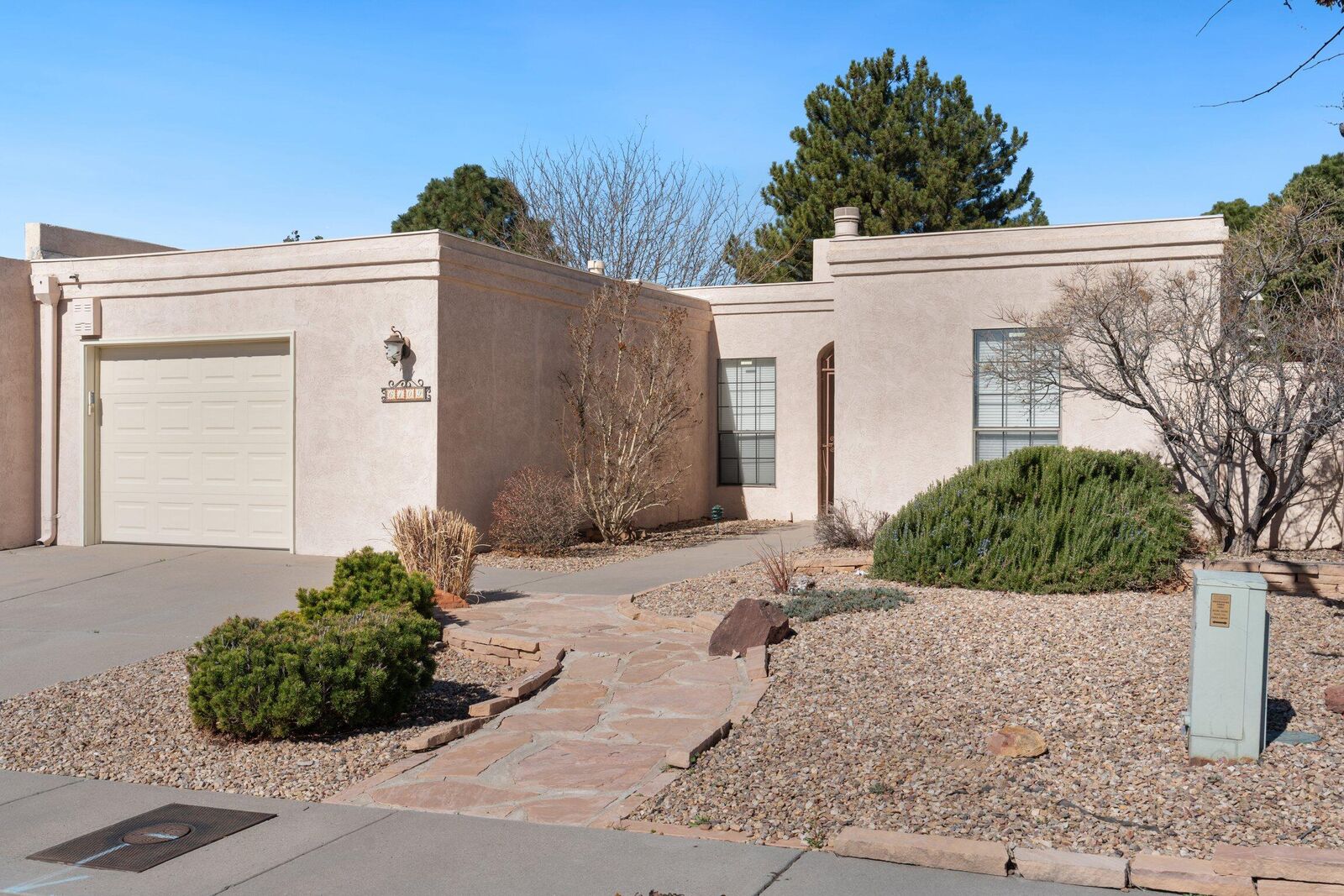 Property Photo:  6109 Rio Hondo Drive NE  NM 87109 