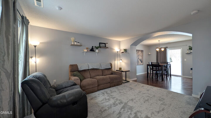 Property Photo:  624 Brome Avenue  ND 58503 