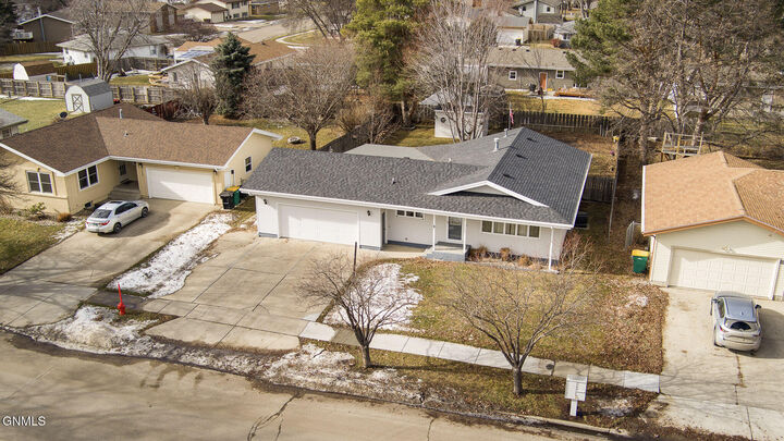 Property Photo:  1626 3rd Street  ND 58504 