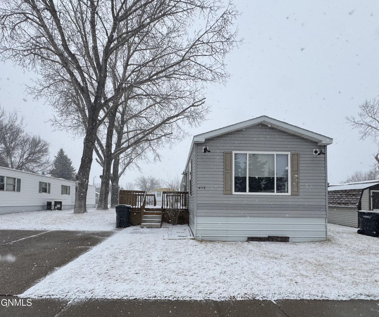 Property Photo:  4117 Arlington Drive  ND 58503 
