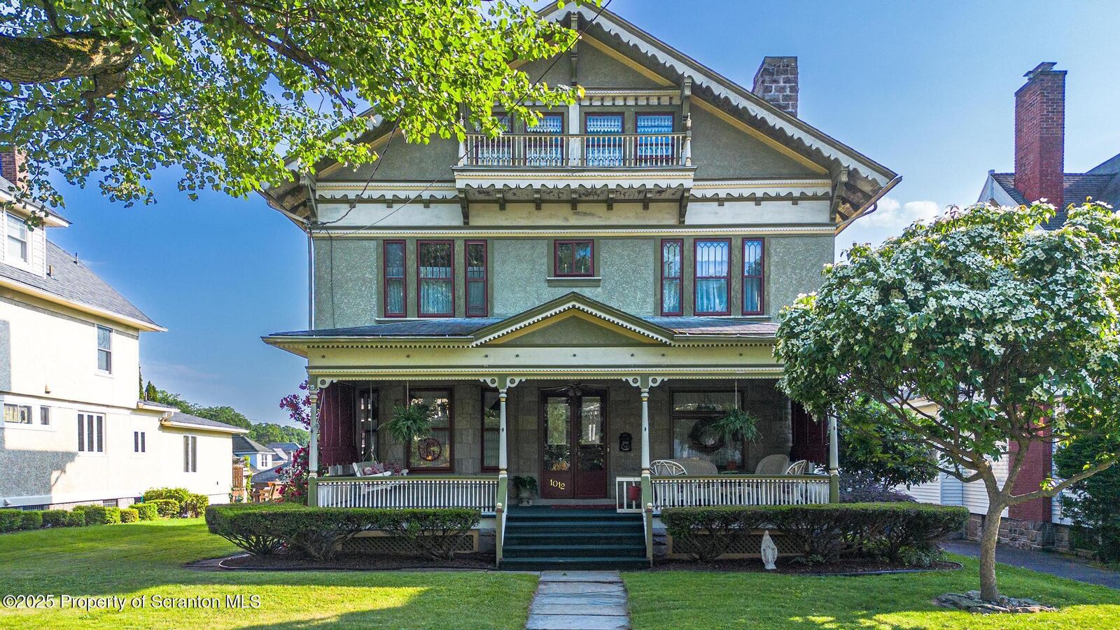 Property Photo:  1012 Sunset Street  PA 18509 