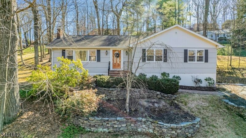 Property Photo:  6 Mountainside Dr  NJ 07960 