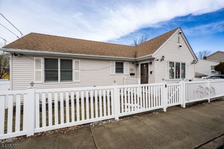 Property Photo:  52 Mount Pleasant Ave  NJ 07424 