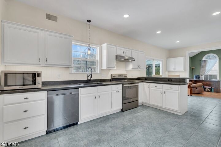 Property Photo:  81 Ridge Rd  NJ 07840 