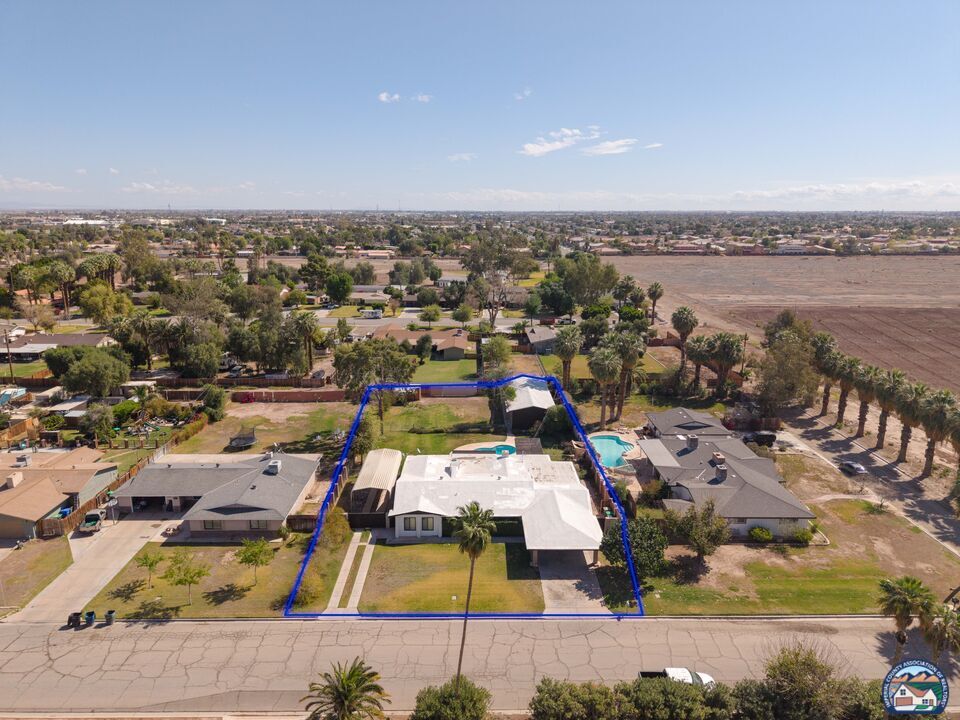 Property Photo:  435 S Glenwood Dr  CA 92243 