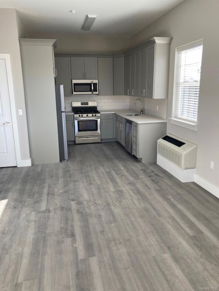 Property Photo:  116 Waverly Avenue 8  NY 11772 