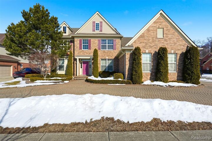Property Photo:  42575 Silverwood Drive  MI 48314 2942 