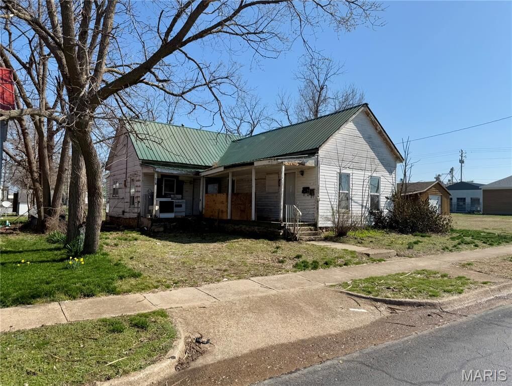 Property Photo:  176 N Jackson Avenue  MO 65536 