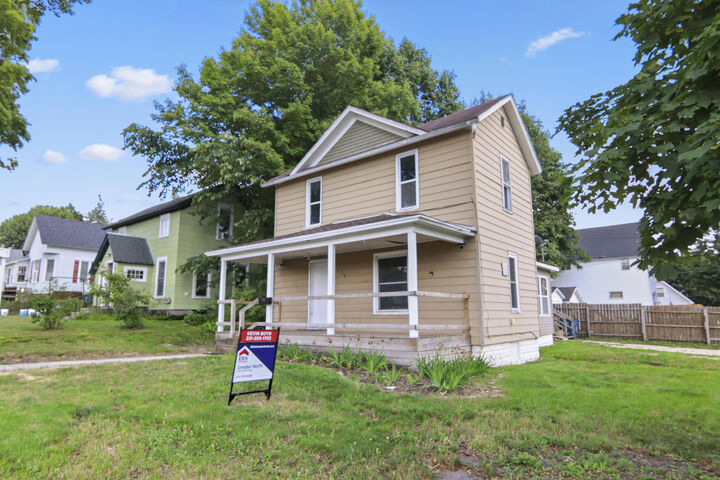 Property Photo:  112 Howard Street  MI 49601 