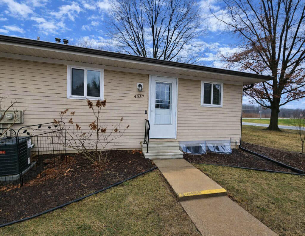 Property Photo: 4557 Westbrook Drive MI 49201