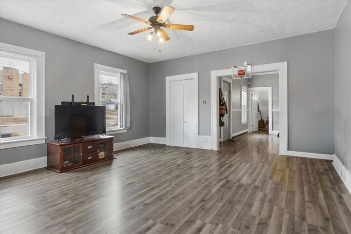 Property Photo:  1404 Benton Street  IL 61107 