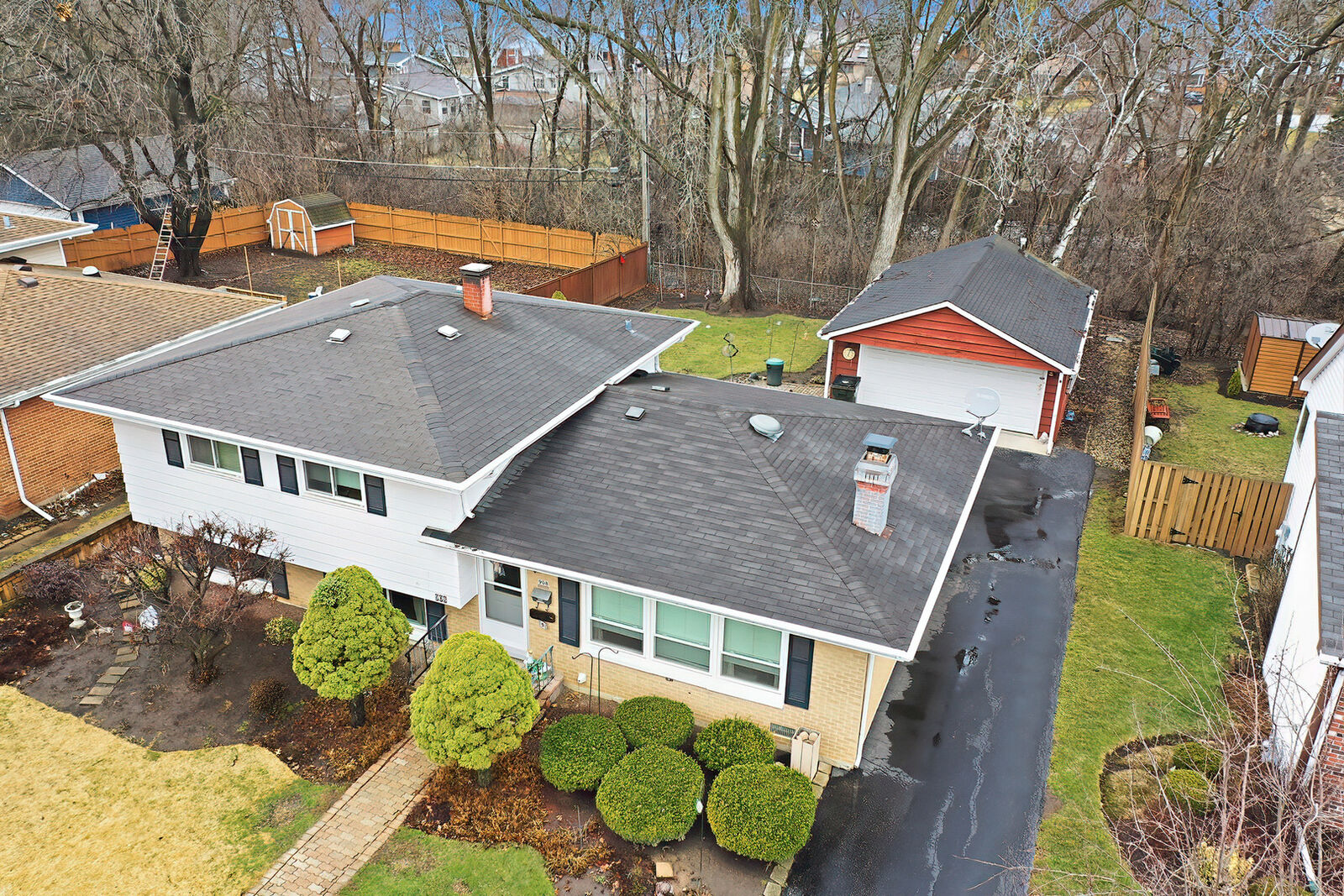 Property Photo:  908 French Drive  IL 60060 