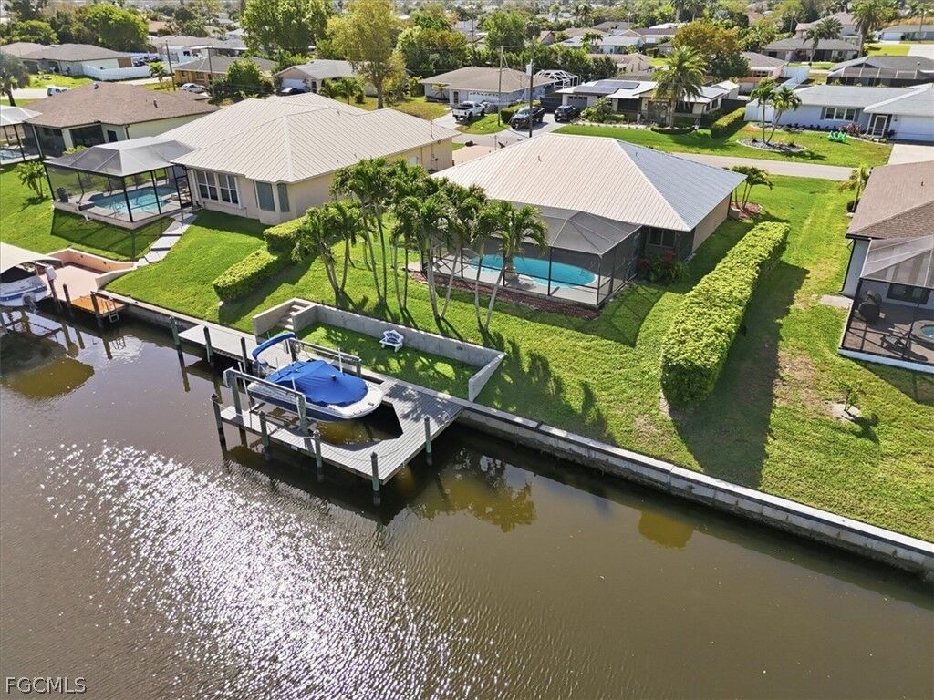Property Photo:  1201 SE 14th Street  FL 33990 