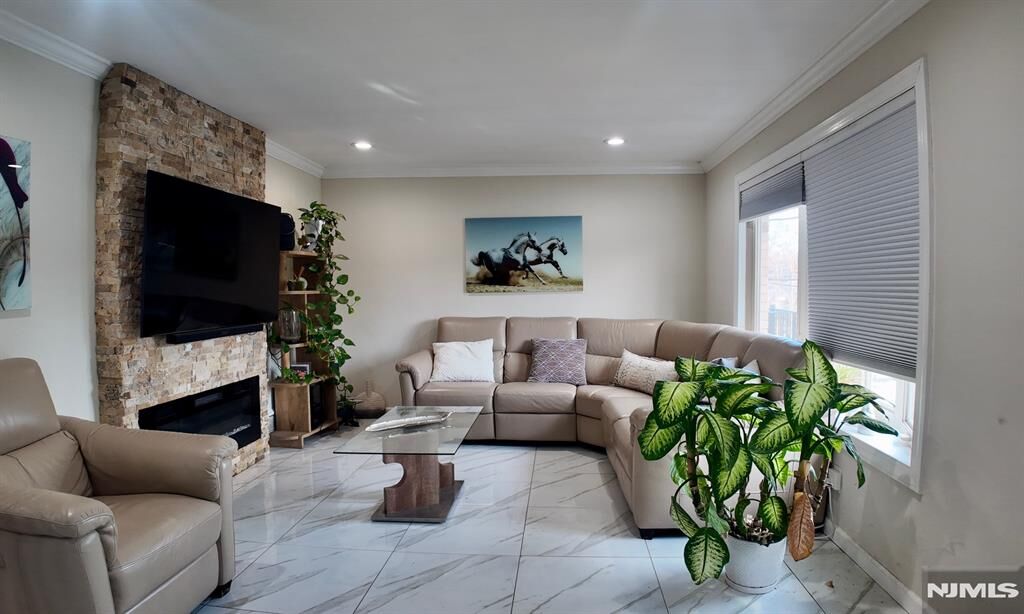 Property Photo:  543 Liberty Place  NJ 07657 