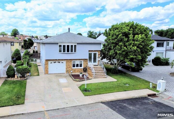 Property Photo:  1033 Park Drive  NJ 07094 