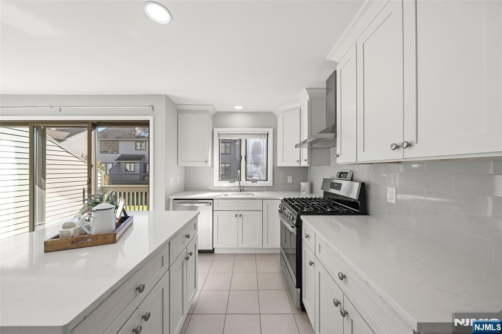 Property Photo:  201 Beech Court  NJ 07648 