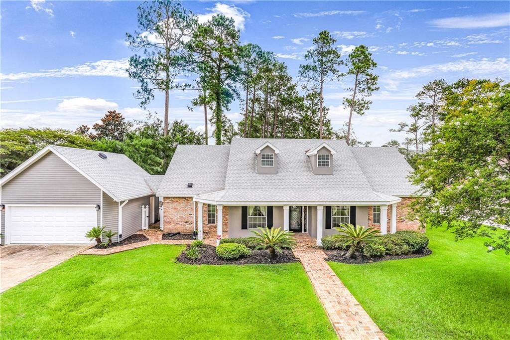 Property Photo: 10 Fairway View Drive LA 70401