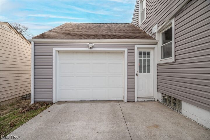 Property Photo:  60 Renee Drive  OH 44471 