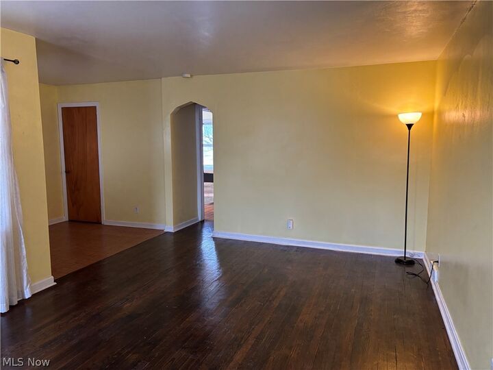 Property Photo: 6180 Northlawn Avenue OH 44512