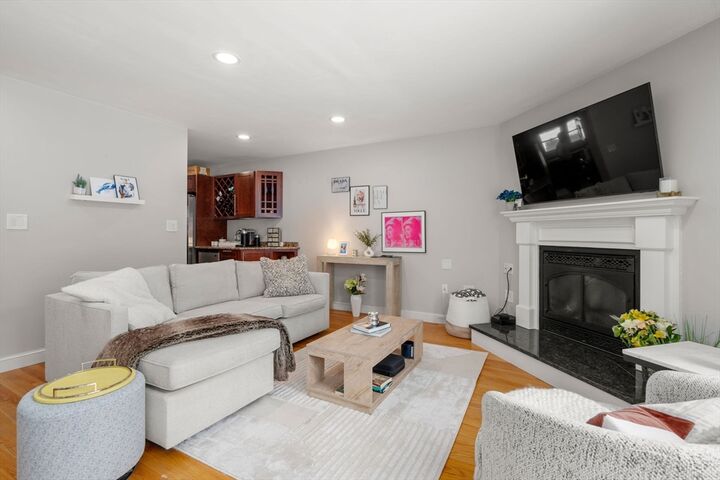 Property Photo:  21 Oak Leaf Way 21  MA 01960 