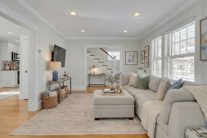 Property Photo:  10 Dexter Rd  MA 02420 