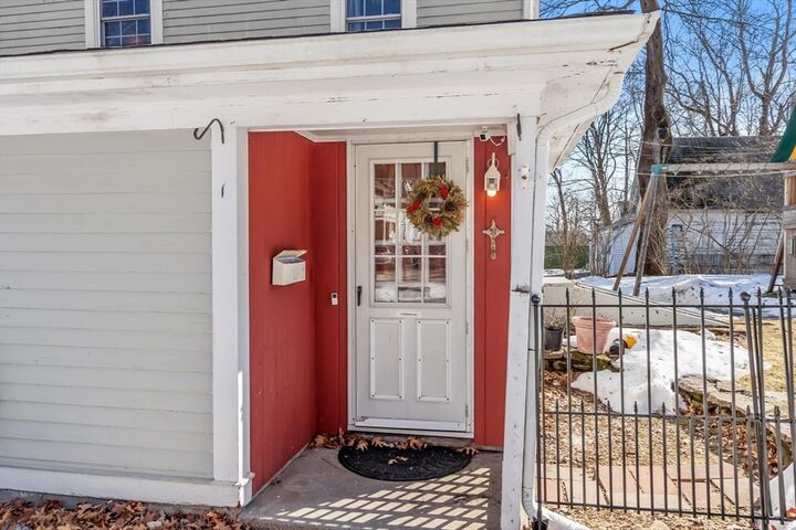 Property Photo: 100 Burncoat St MA 01605