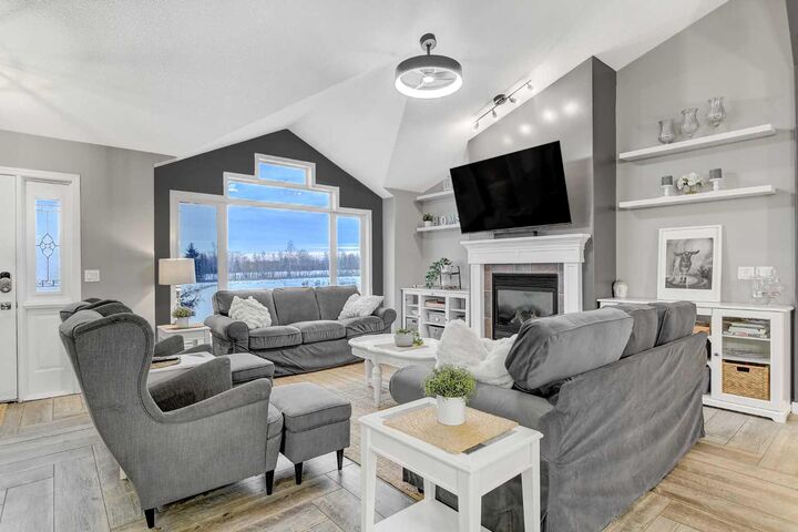 Property Photo:  22249A Twp Rd 704  AB T0H 0C8 